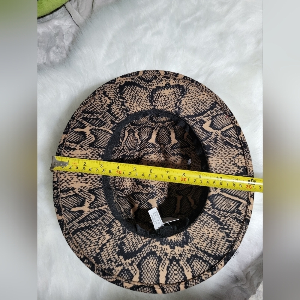Tan and Black Reptile Skin Pattern - Picture 8 of 11